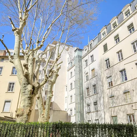 Lägenhet Cosy Et Duplex Brotteaux - Massena
